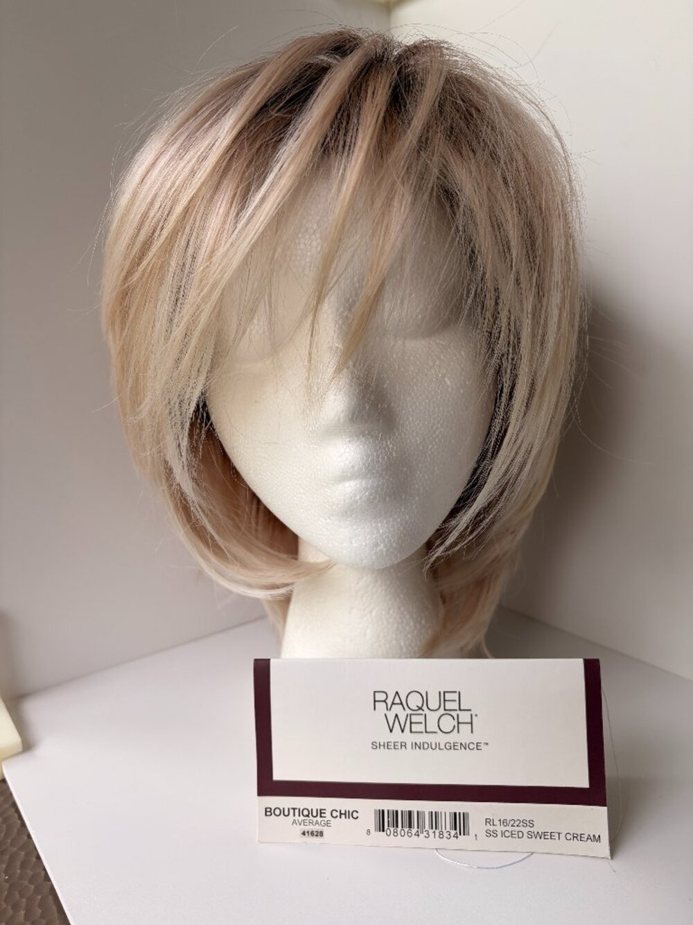 NWT Raquel Welch BOUTIQUE CHIC, RL16/22SS, LF, Avg Cap Synthetic Wig